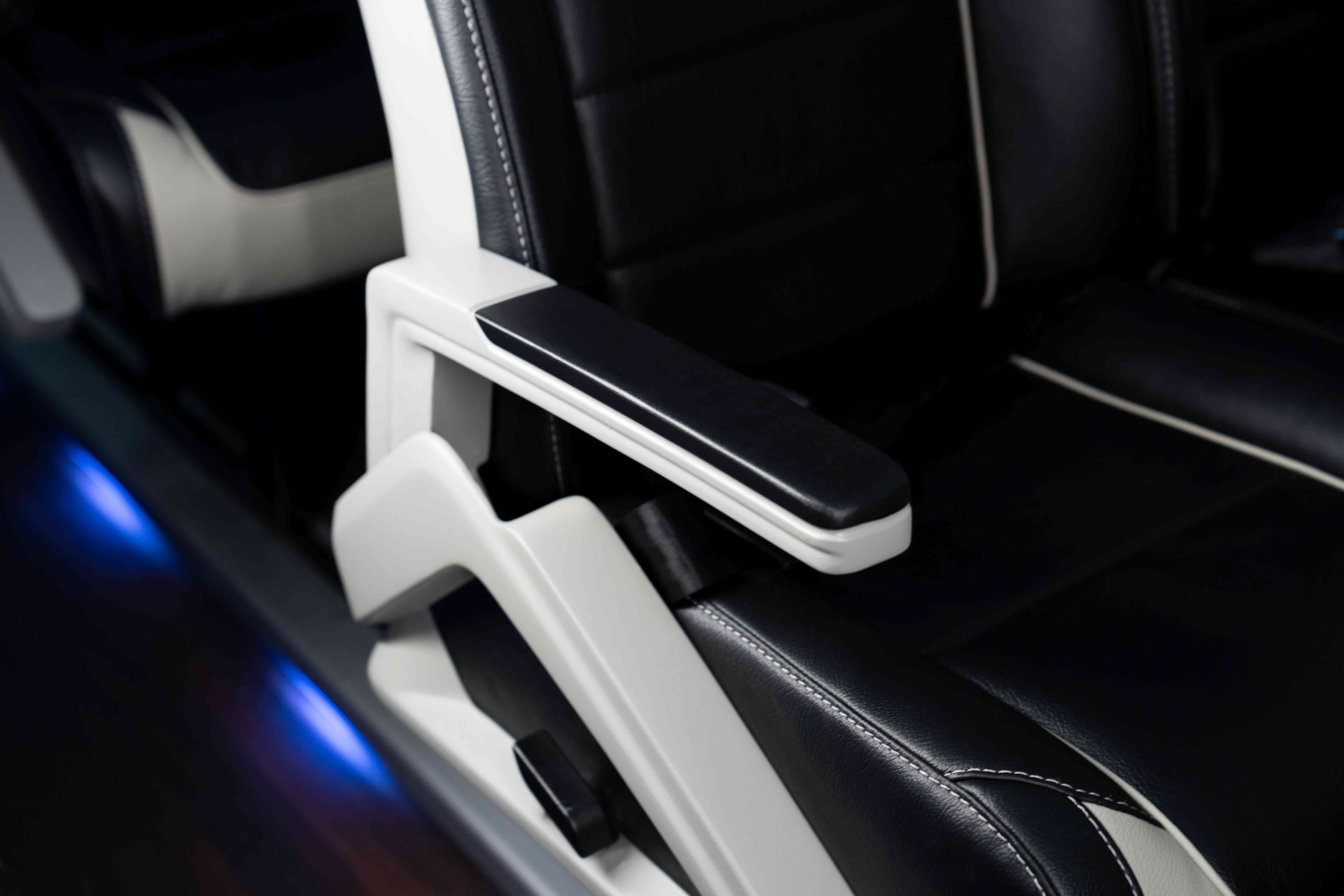 SEAT HANDLE