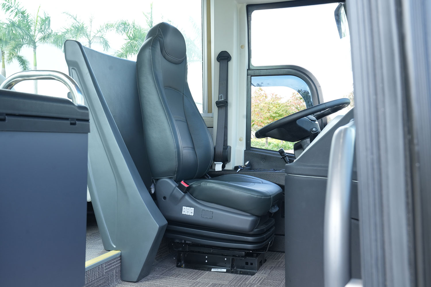 DRIVER 'S SEAT