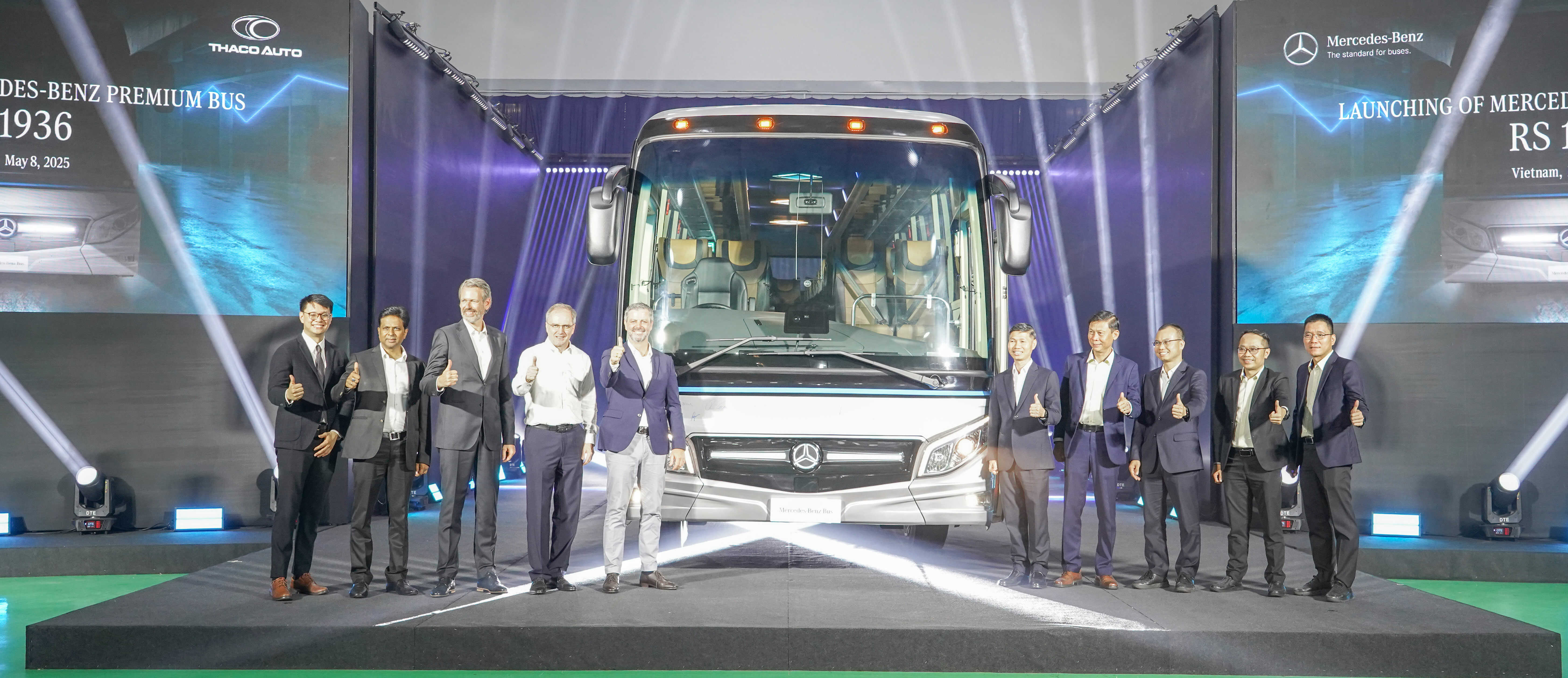 THACO AUTO EXPORTS MERCEDES-BENZ PREMIUM BUSES TO THAILAND