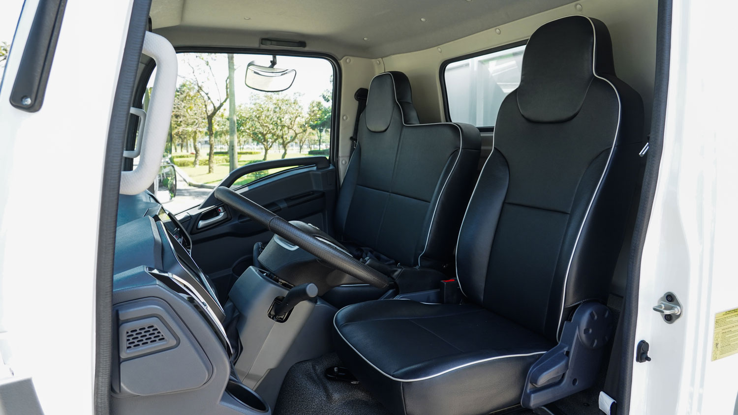 DRIVER’S SEAT