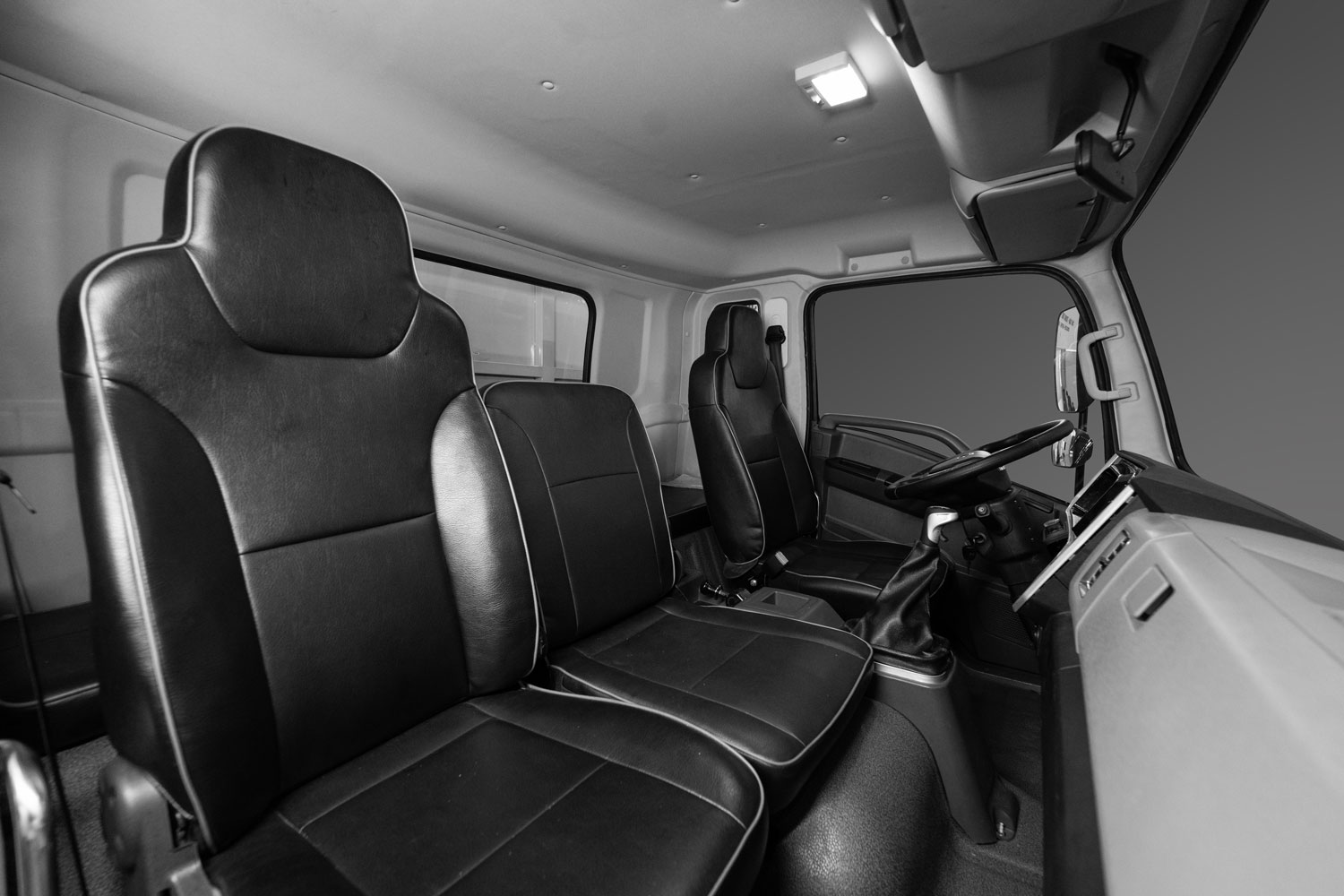 DRIVER'S SEAT